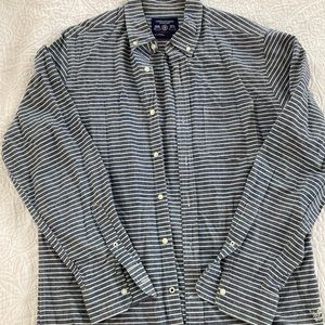 American Eagle prep fit button down blue and white